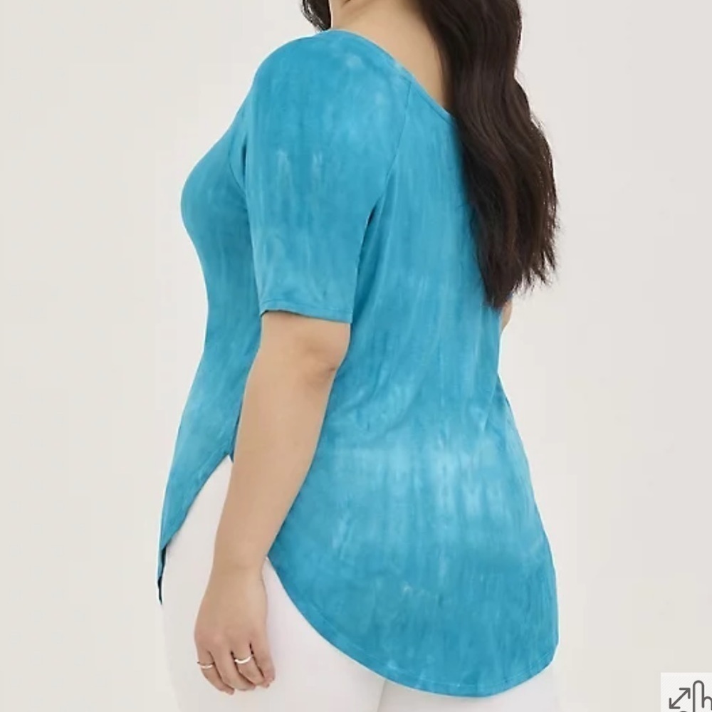 Torrid FAVORITE TUNIC OFF-SHOULDER SUPER SOFT SHORT SLEEVE TEE Blue Tie Dye - Picture 3 of 15